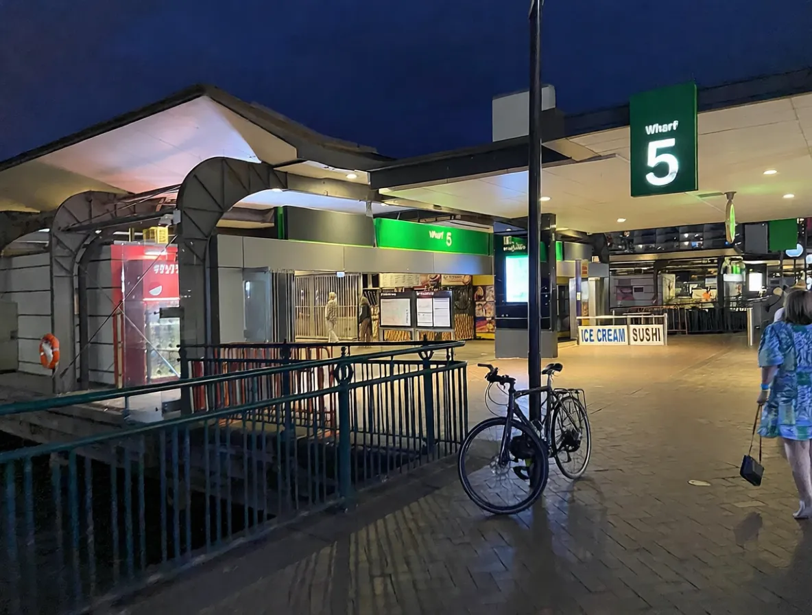 悉尼歌剧院 Circular Quay ferry wharf Sydney